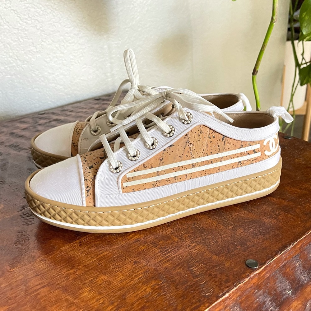 Authentic Chanel Brown Jetty Cork Cc Logo Lace Up Pearl Trainers
